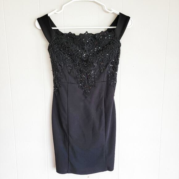 Lulus Off Shoulder Lace Detail Bodycon Mini Dress - Picture 1 of 3